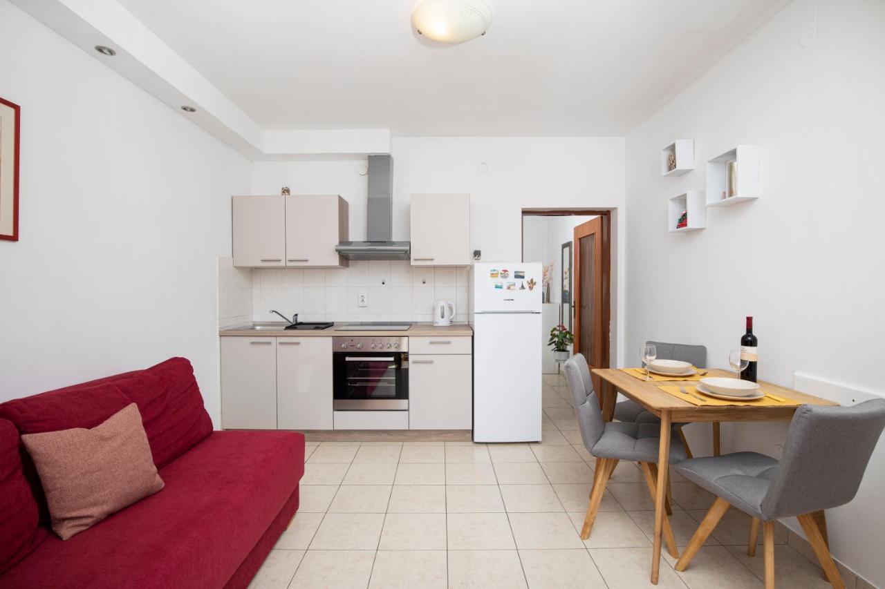 Sunny Apartment Valbandon Fažana Exterior foto