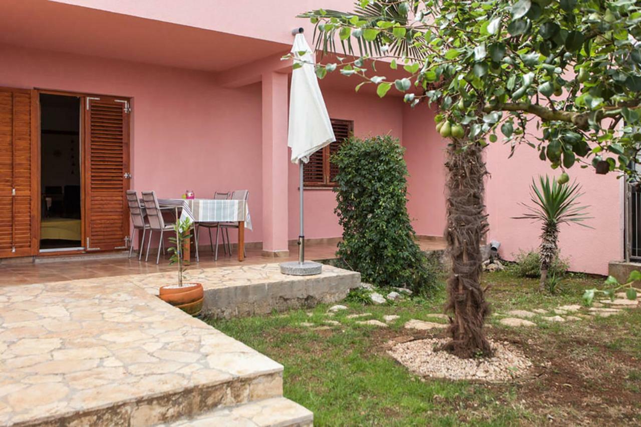 Sunny Apartment Valbandon Fažana Exterior foto