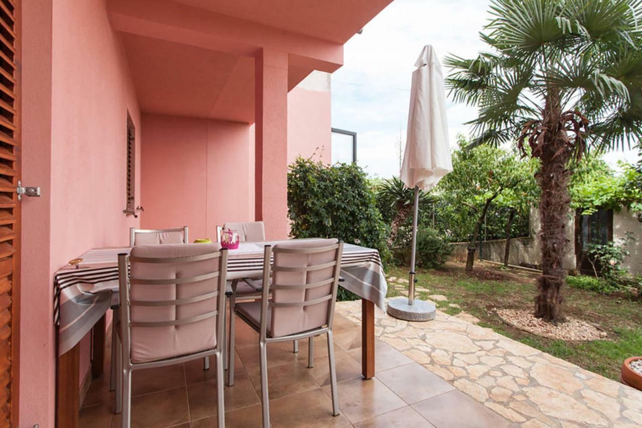 Sunny Apartment Valbandon Fažana Exterior foto