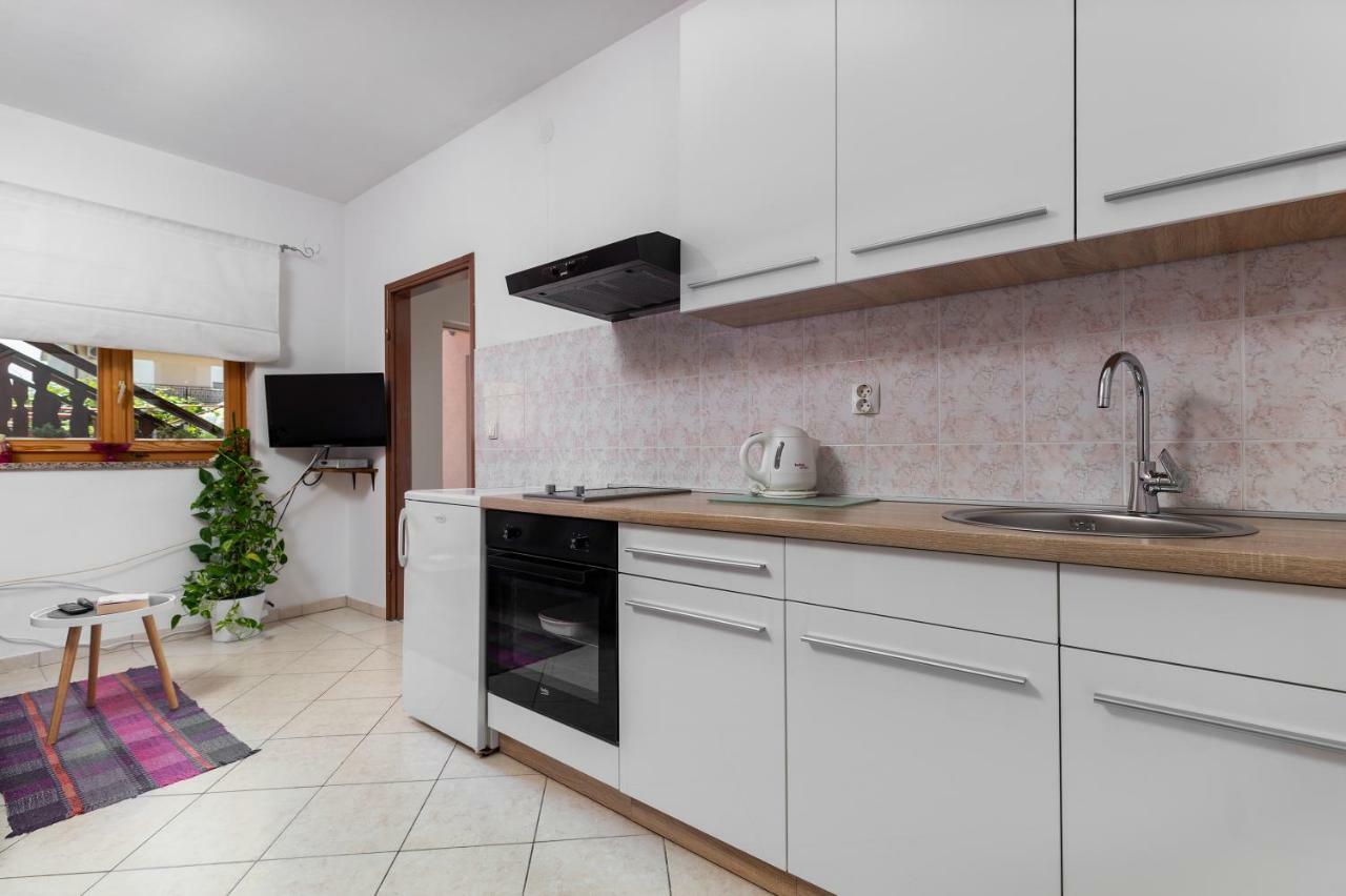 Sunny Apartment Valbandon Fažana Exterior foto